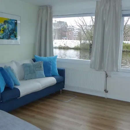 Houseboat In The Center, 5 Min Walk To Tropical Museum, Free Wifi! *