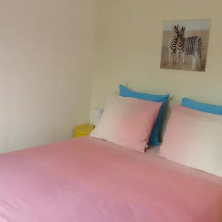 Houseboat In The Center, 5 Min Walk To Tropical Museum, Free Wifi! *